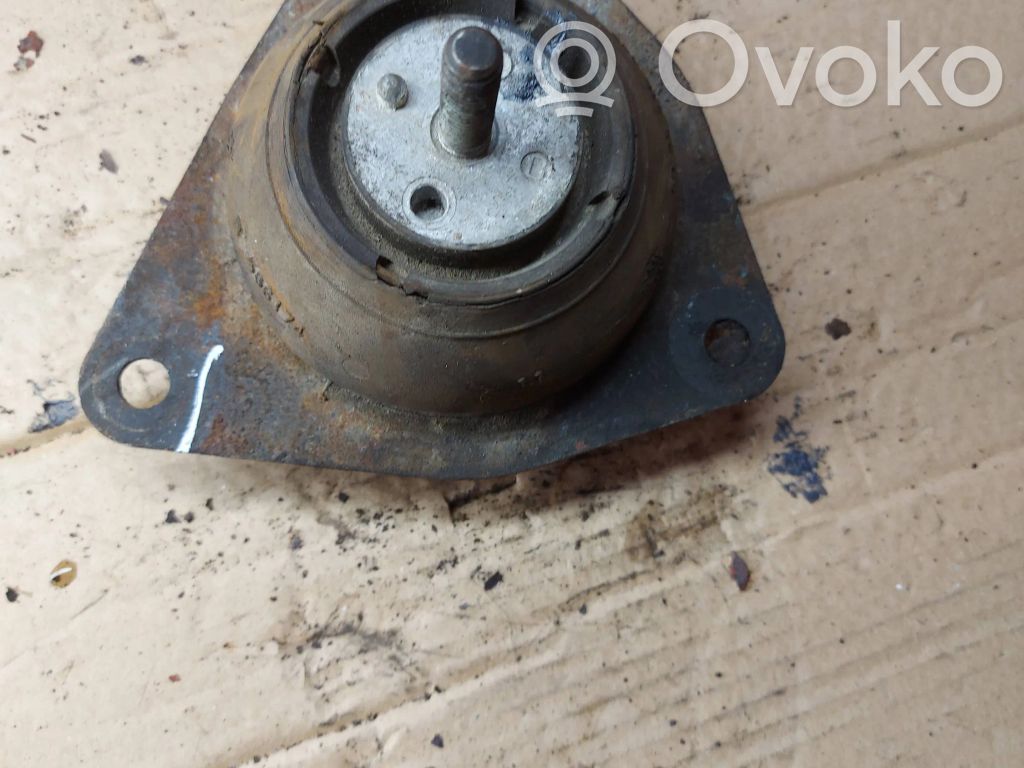 Renault Espace III Engine mount bracket 