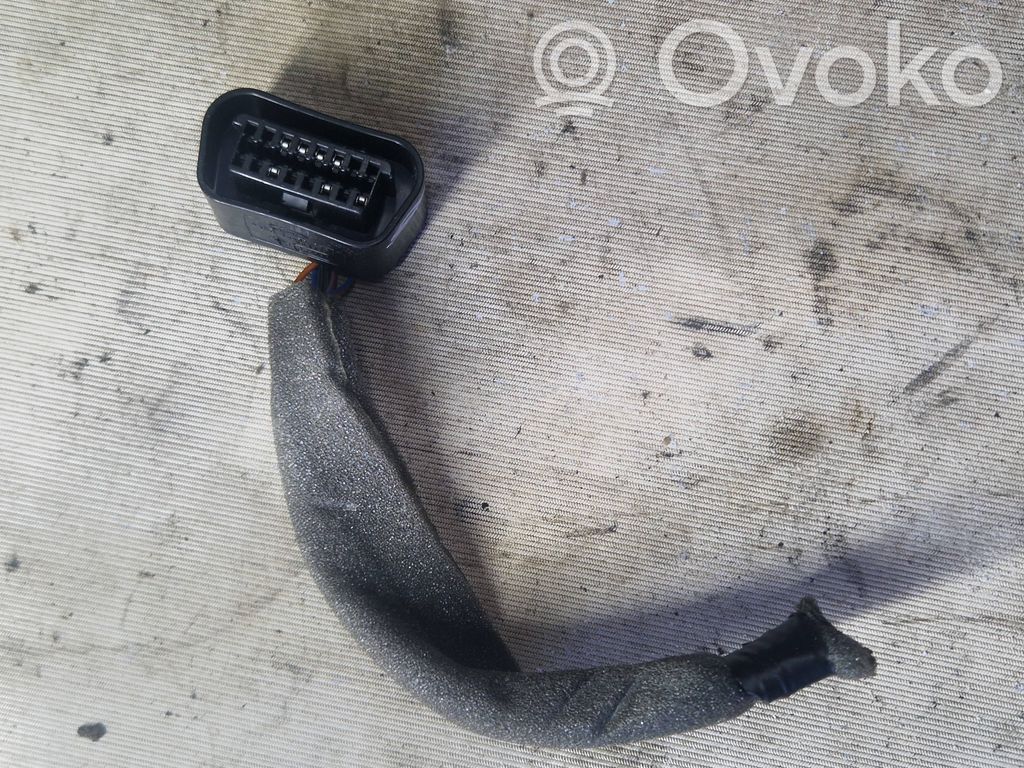 Ford Kuga I EUR ISO radio connector 