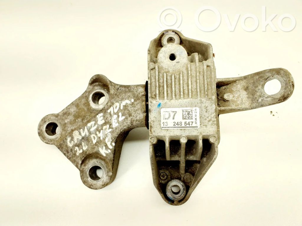 Chevrolet Cruze Engine mount bracket 