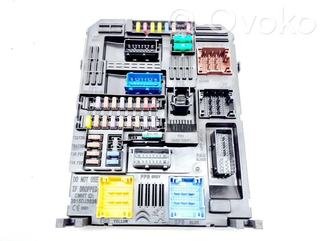 Opel Corsa F Fuse module 