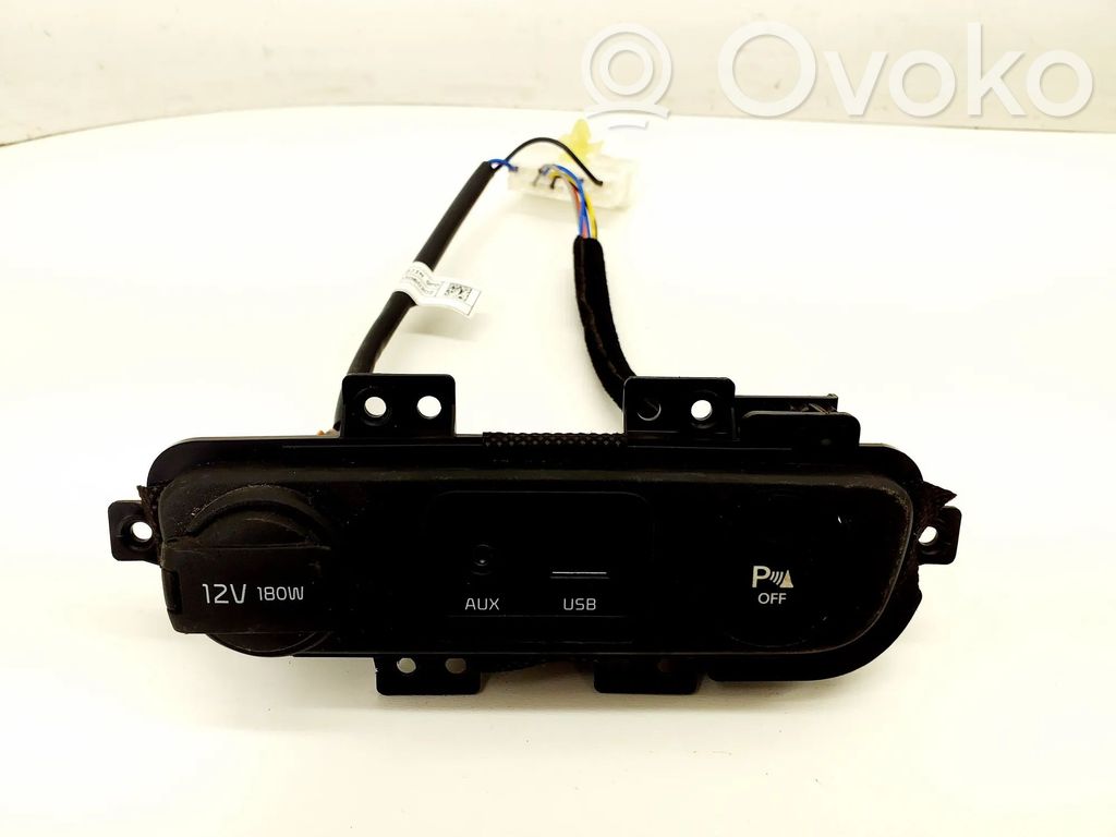 KIA Sportage Enchufe conector entrada auxiliar 