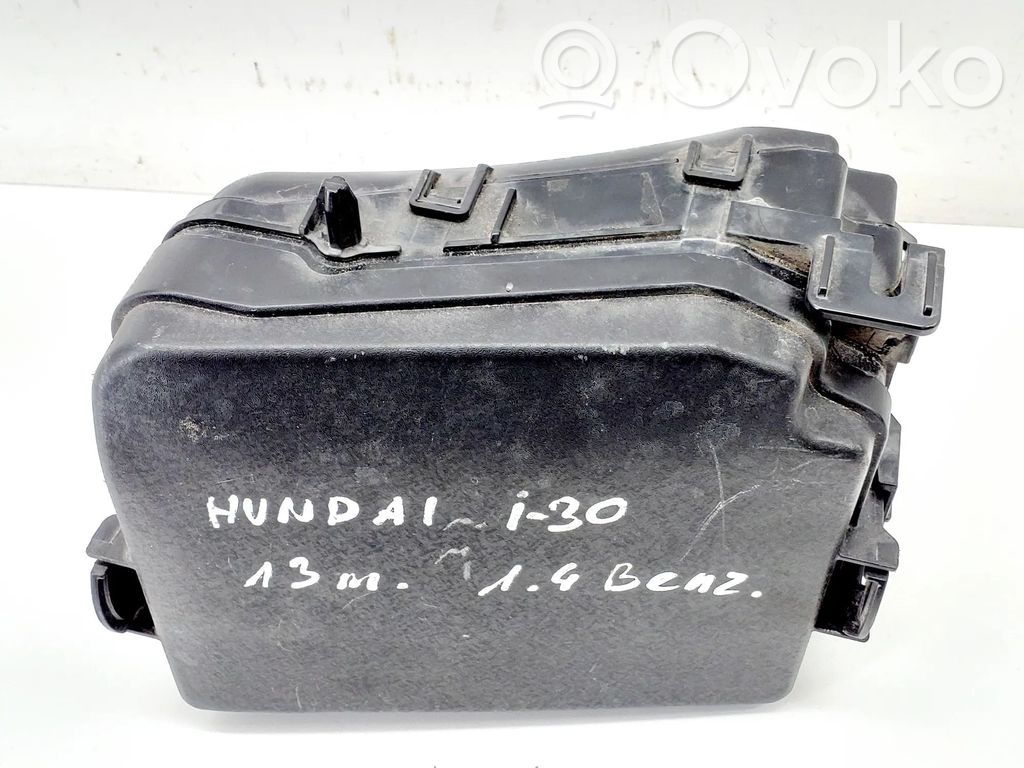Hyundai i30 Juego de caja de fusibles 