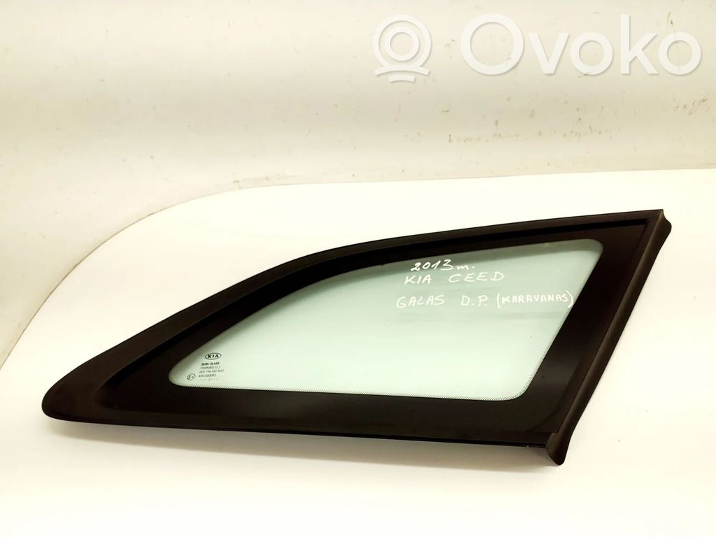 Ventanilla de ventilación de la puerta trasera   87820A2500