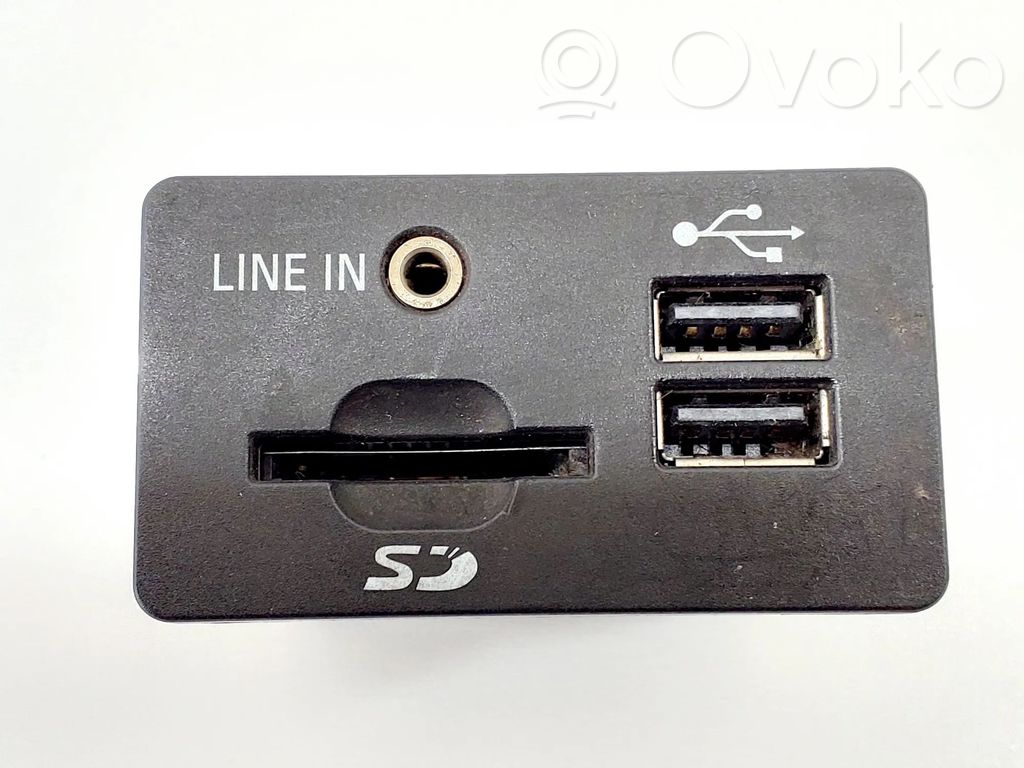 Ford S-MAX AUX in-socket connector 