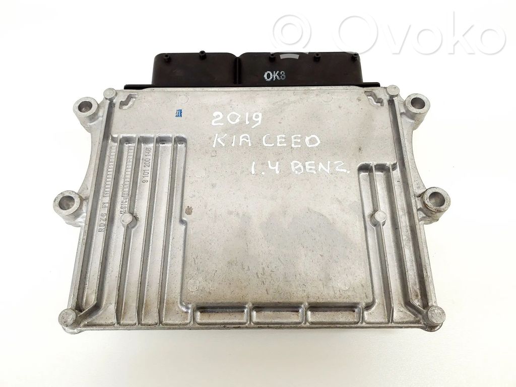 KIA Ceed Variklio valdymo blokas 