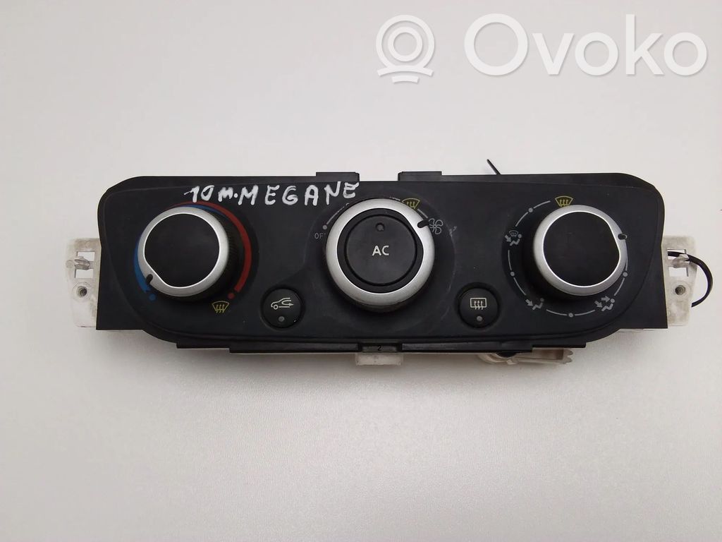 Renault Megane III Interior fan control switch 
