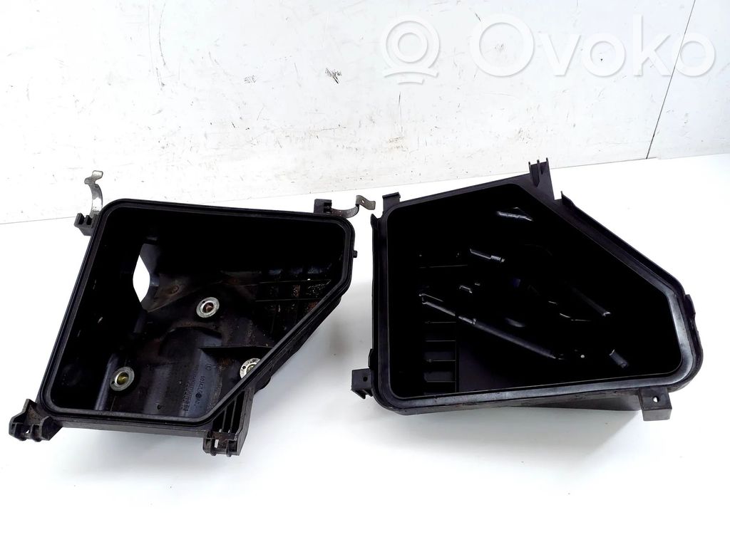 Toyota Auris E180 Luftfilterkasten 