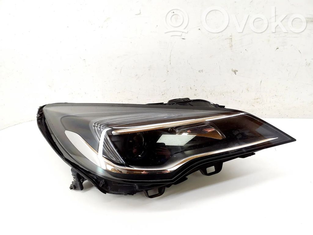 Opel Astra K Lampa przednia 