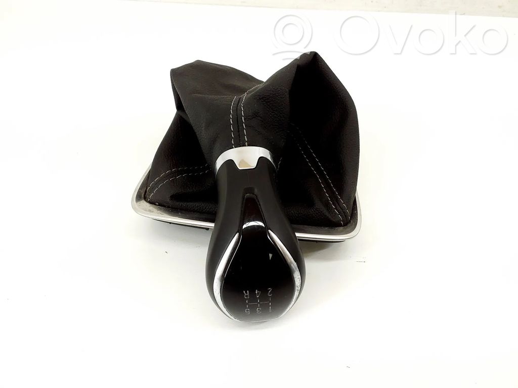 Opel Corsa F Perilla/embellecedor de cuero de la palanca de cambios 