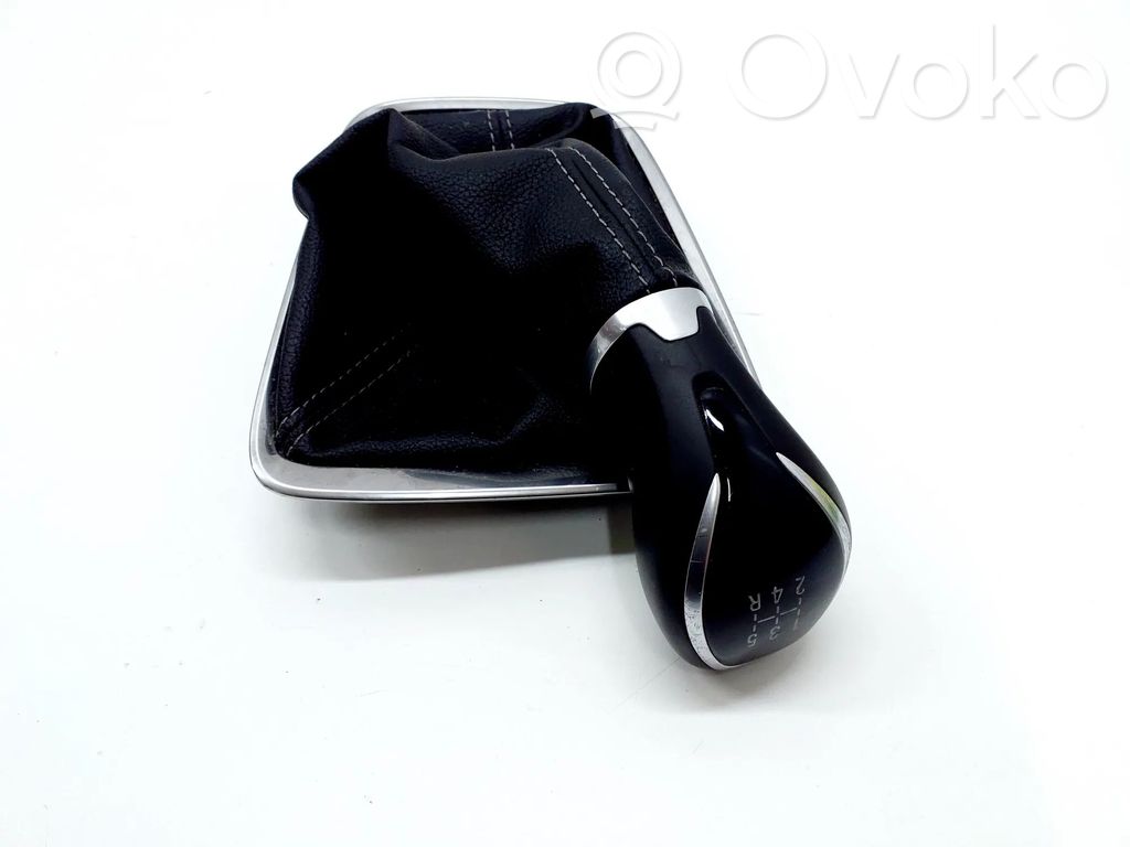 Opel Corsa F Perilla/embellecedor de cuero de la palanca de cambios 