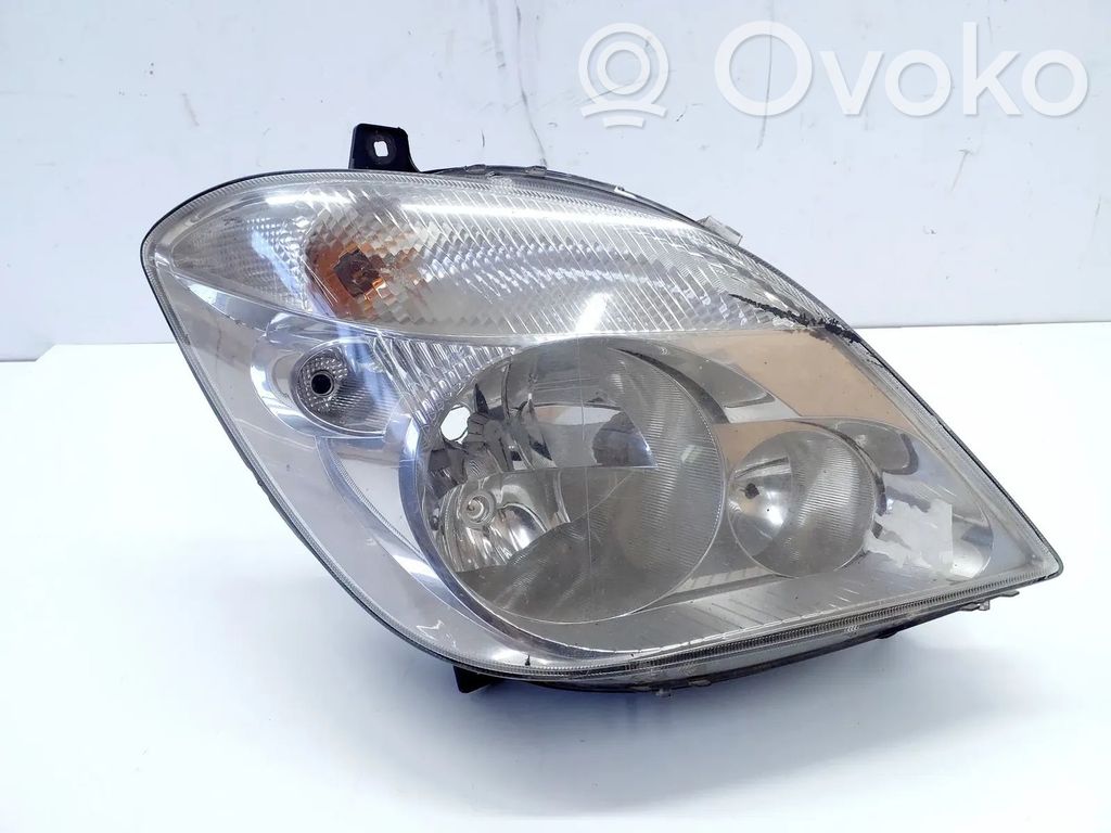 Mercedes-Benz Sprinter W906 Lampa przednia 