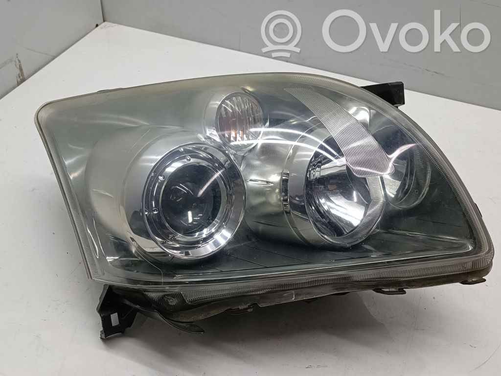 Toyota Avensis T250 Headlight/headlamp 
