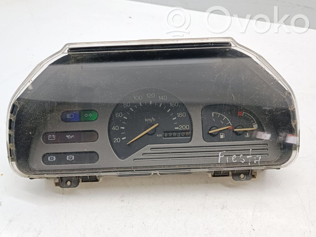 Ford Fiesta Geschwindigkeitsmesser Cockpit 