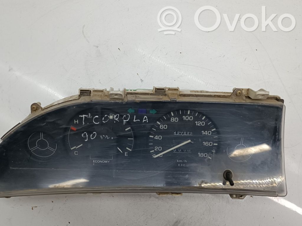 Toyota Corolla E100 Speedometer (instrument cluster) 