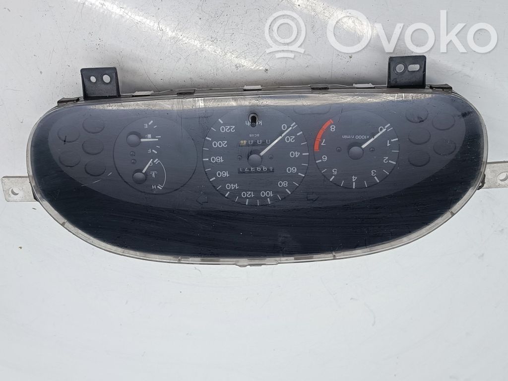 Mazda 323 F Speedometer (instrument cluster) 