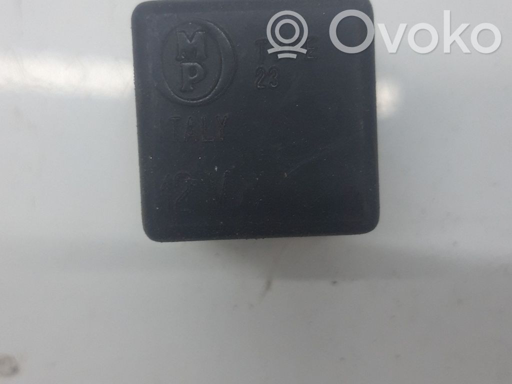 Audi 80 90 S2 B4 Other relay 