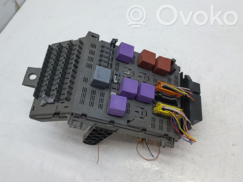Renault Laguna I Fuse module 