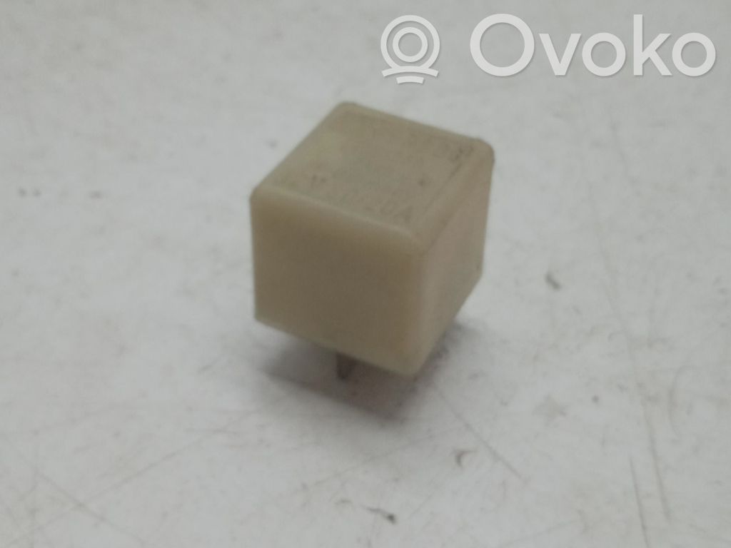 Opel Vectra B Inne przekaźniki 