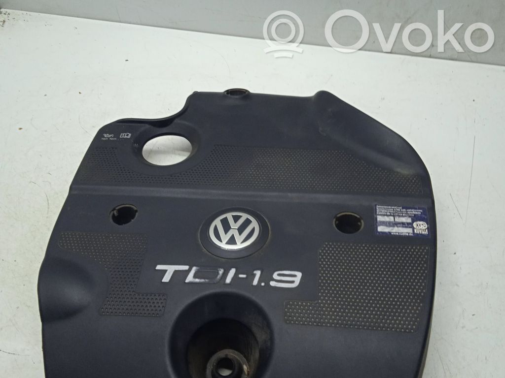 Volkswagen Golf IV Osłona górna silnika 