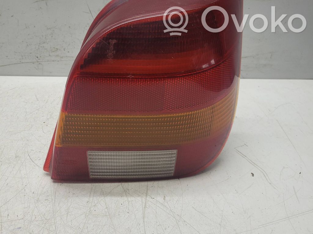 Ford Fiesta Aizmugurējais lukturis virsbūvē 