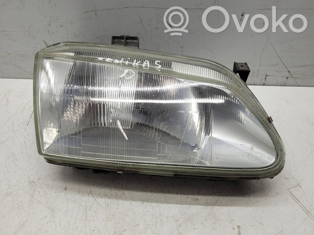 Headlight/headlamp   E24706