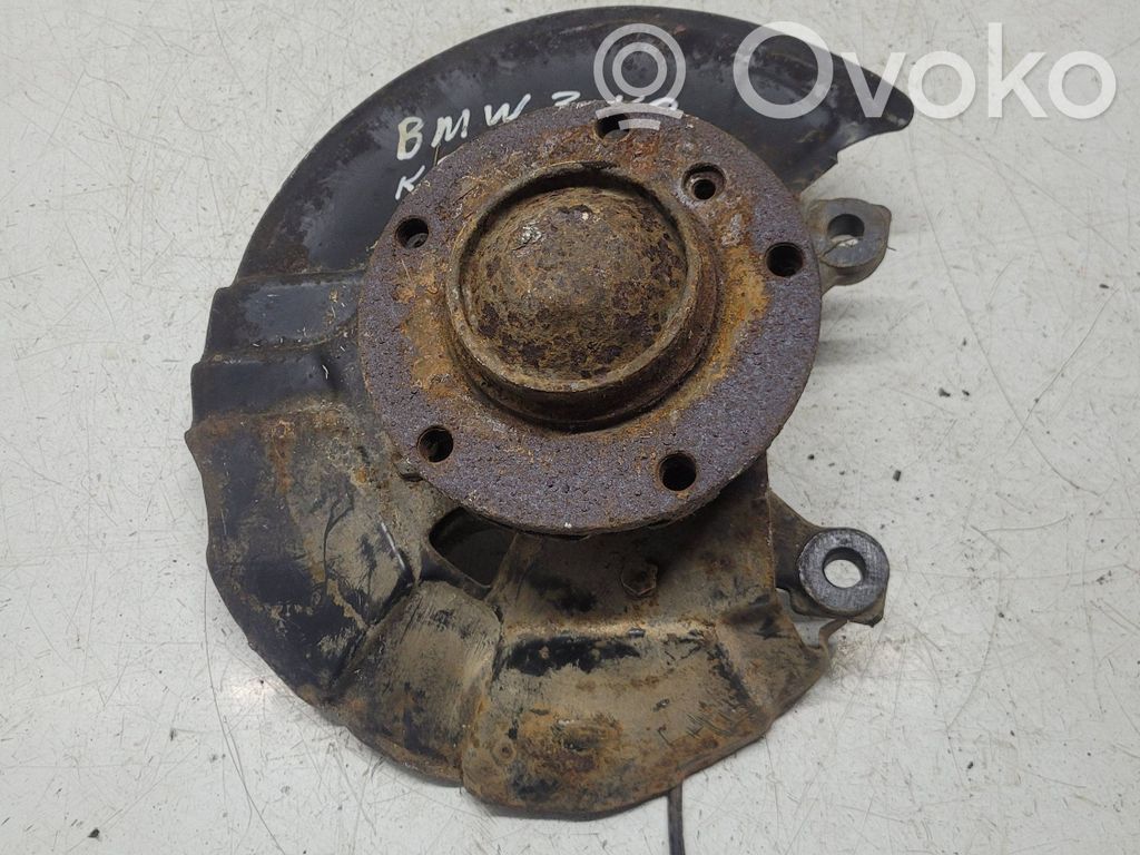 Front wheel hub spindle knuckle