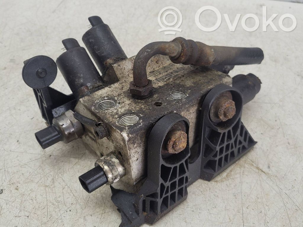 BMW 5 E60 E61 Active stabilizer control/valve assembly 
