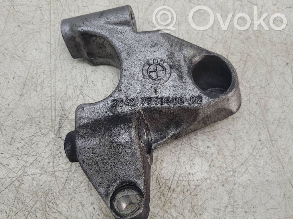 Power steering pump mounting bracket   32427788596