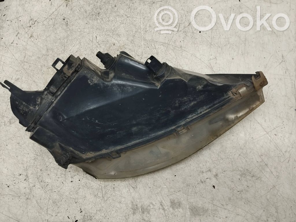 Ford Focus Headlight/headlamp 