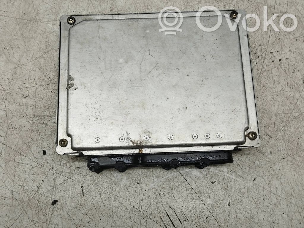 Volkswagen PASSAT B5 Engine control unit/module 