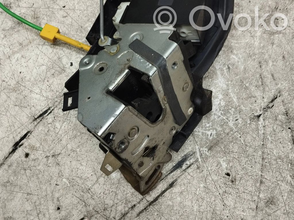 Front door lock   8352165,4062075,67118352165