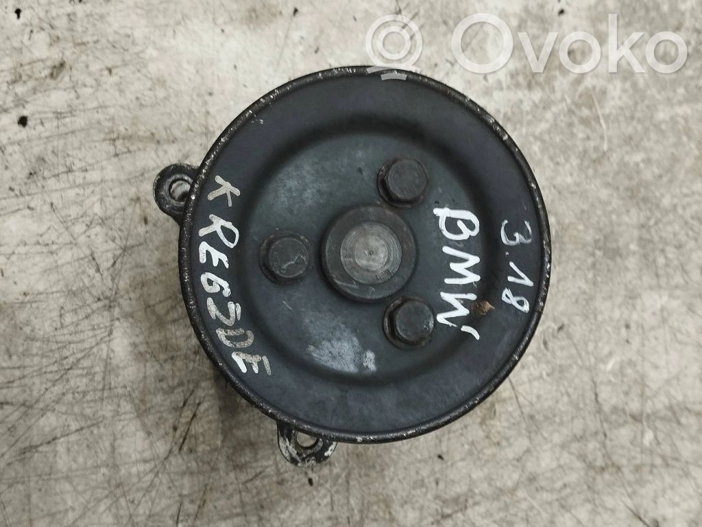 BMW 3 E36 Power steering pump 