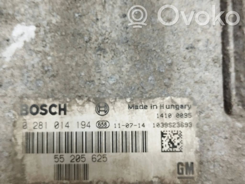 Opel Zafira B Engine control unit/module 