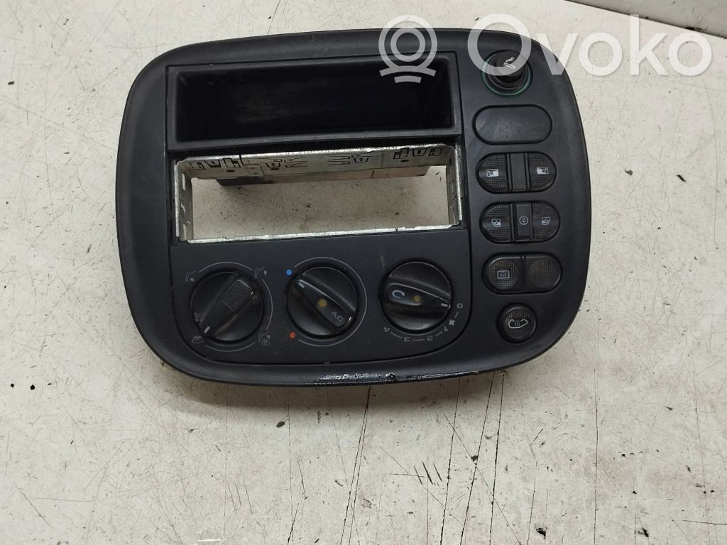 Climate control unit   7M0858089