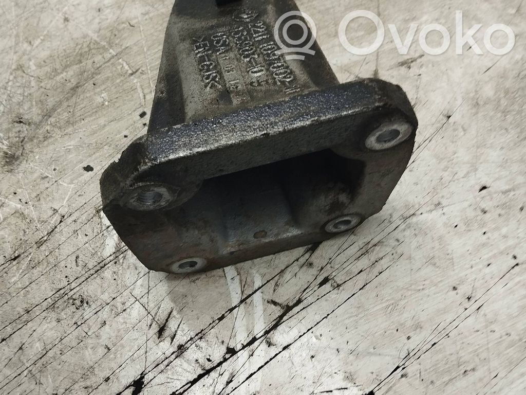 BMW X5 E53 Engine mounting bracket 