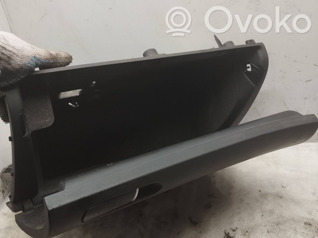 Audi A4 S4 B7 8E 8H Schowek deski rozdzielczej / Komplet 