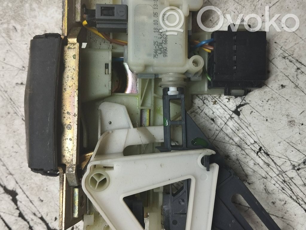 Tailgate/trunk/boot lock/catch/latch   30716331