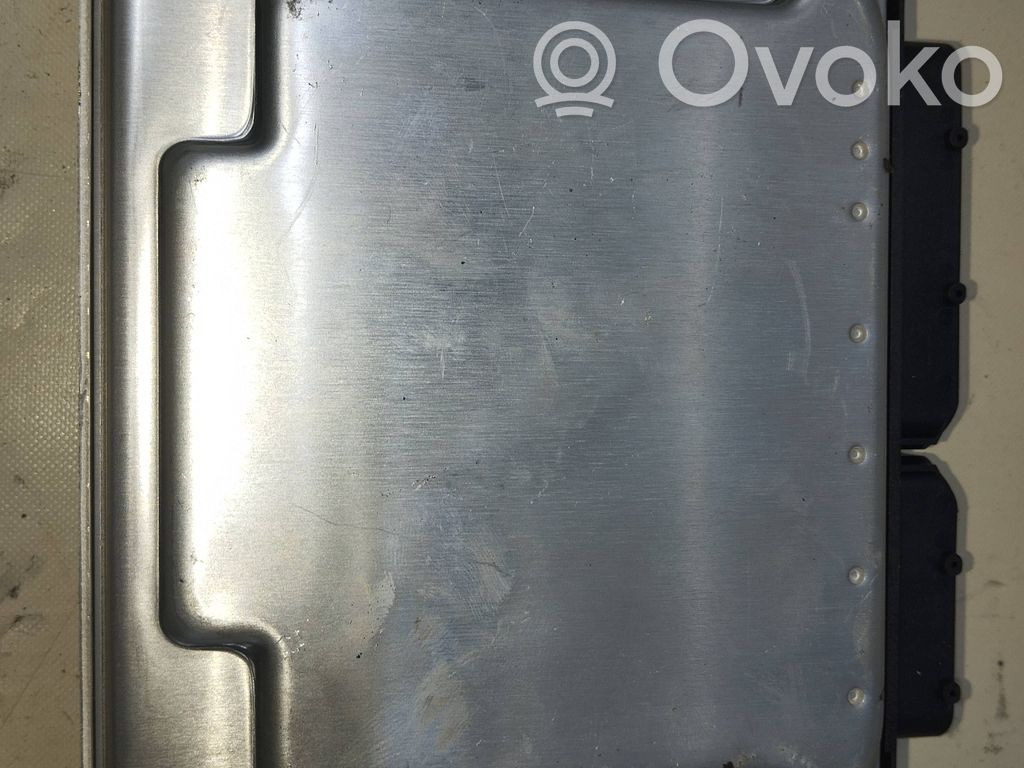 Volkswagen PASSAT B5.5 Engine control unit/module 