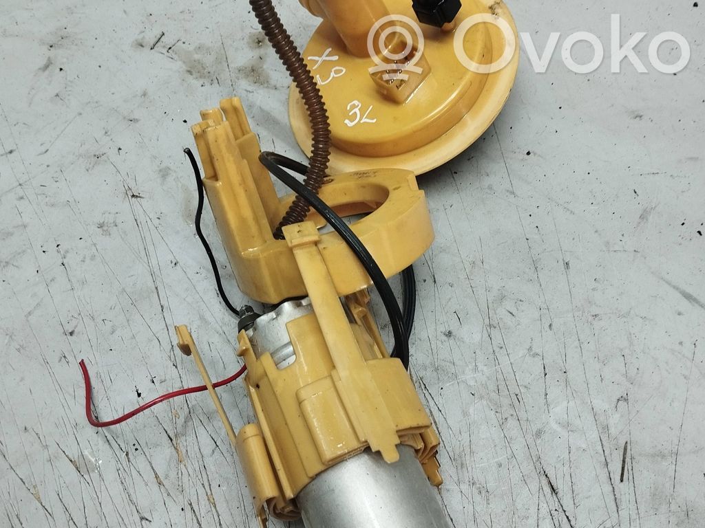 BMW X3 E83 Pompe à carburant 