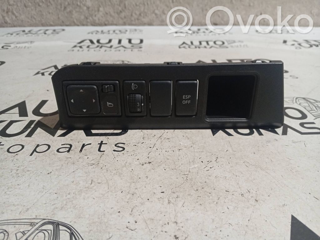 Wing mirror switch   684859U100,B10971