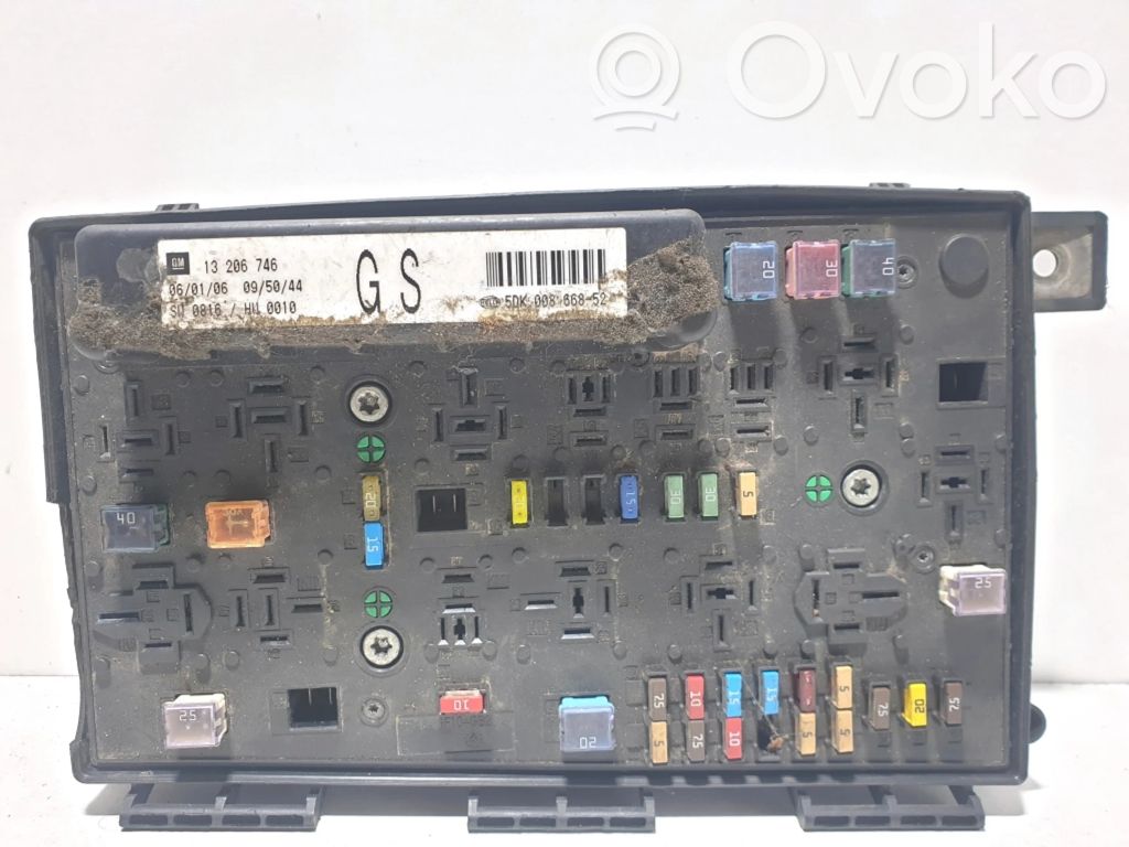 Opel Zafira B Ramka / Moduł bezpieczników 