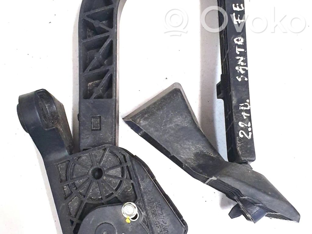 Hyundai Santa Fe Accelerator throttle pedal 
