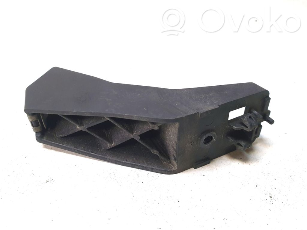 Ford Focus Soporte de montaje del parachoques trasero 