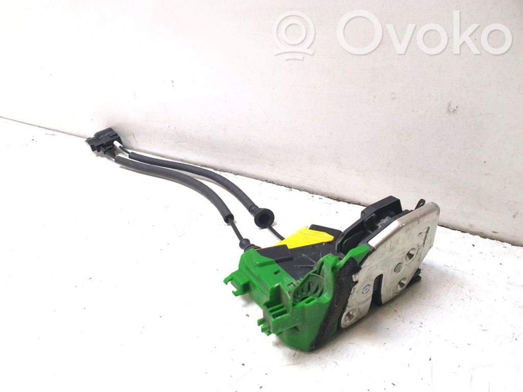 KIA Sorento Front door lock 