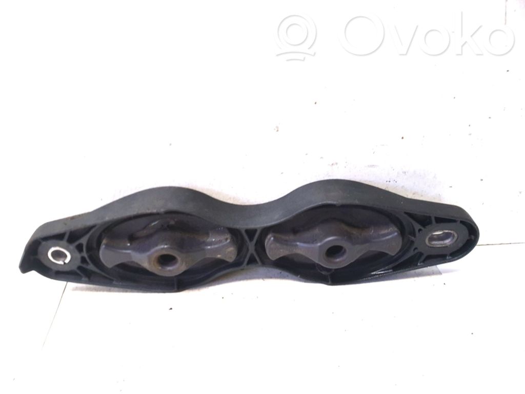 Ford Focus Muffler mount bracket/holder 