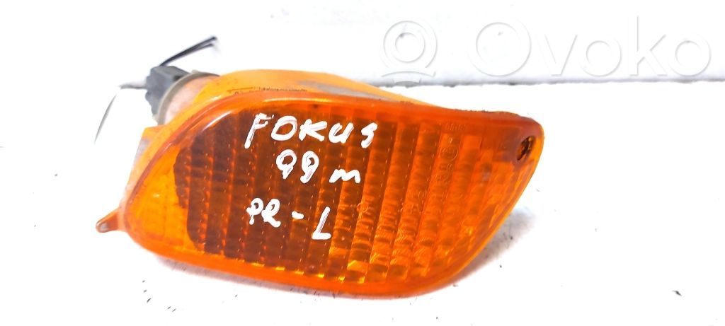 Ford Focus Front indicator light 