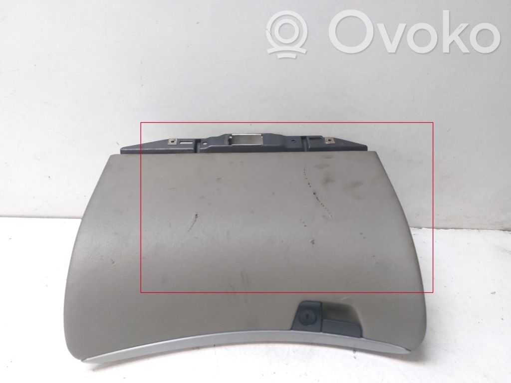 Volvo XC70 Glove box 
