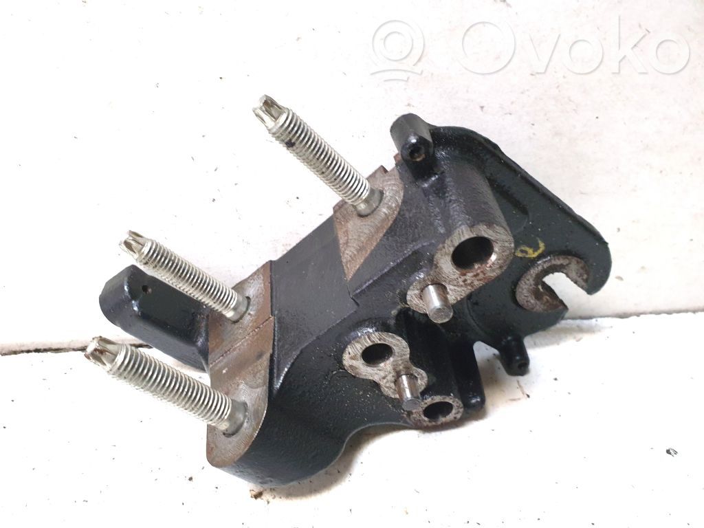 Ford Galaxy Engine mounting bracket 