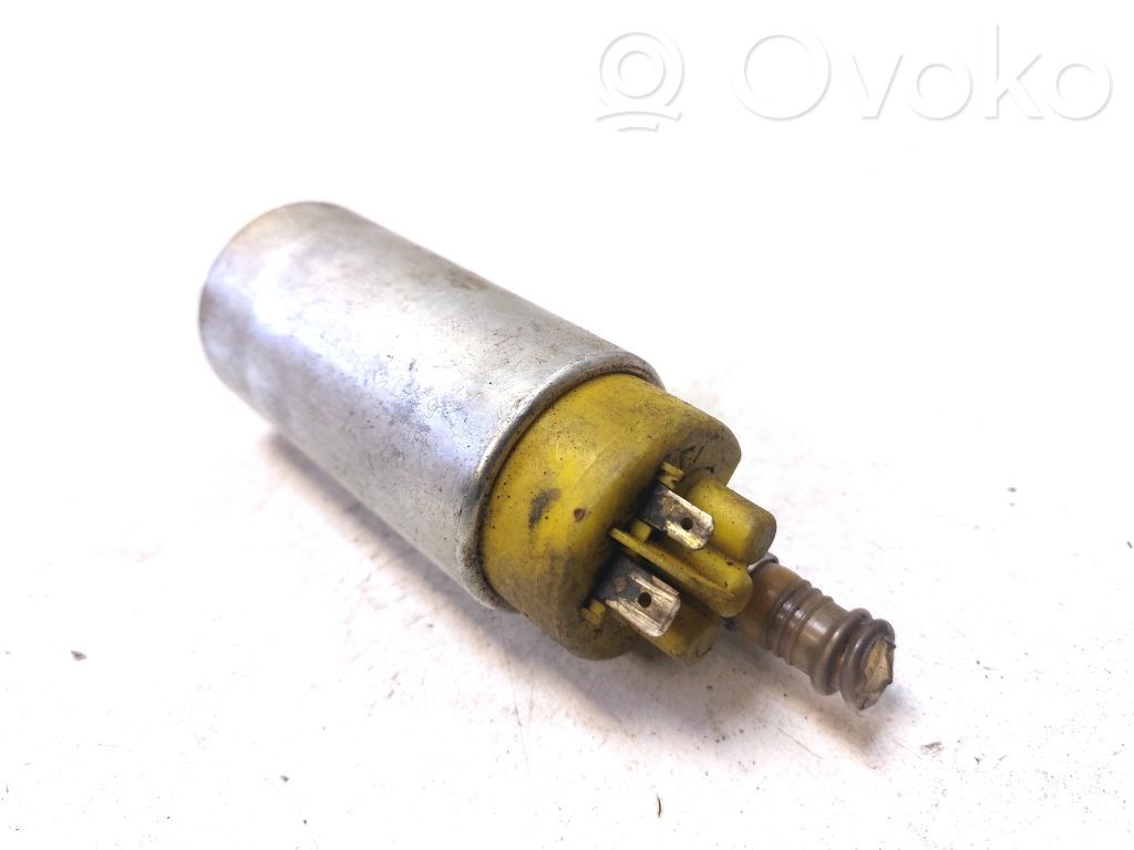 Audi A4 S4 B5 8D Bomba interna de combustible 