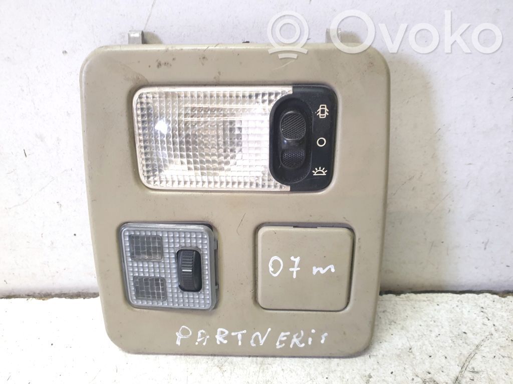 Peugeot Partner Front seat light 